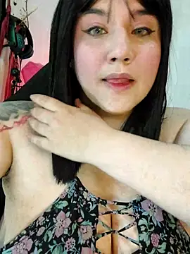 Snapshot of ItsNaiixa chatting on 10/05/25, 07:23 ItsNaiixa online show from 10/05/25, 07:23