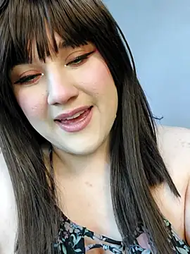 Snapshot of ItsNaiixa chatting on 12/01/25, 10:48 ItsNaiixa online show from 12/01/25, 10:48