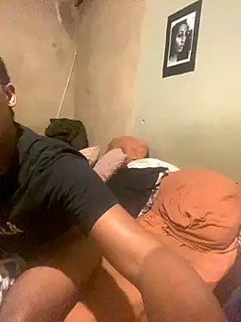 Snapshot of Moorella1 chatting on 12/04/25, 07:55 Moorella1 online show from 12/04/25, 07:55