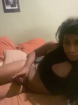 Snapshot of Moorella1 chatting on 12/14/25, 08:02 Moorella1 online show from 12/14/25, 08:02