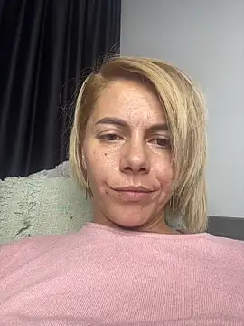 Snapshot of tanyagrey chatting on 12/22/25, 02:36 tanyagrey online show from 12/22/25, 02:36