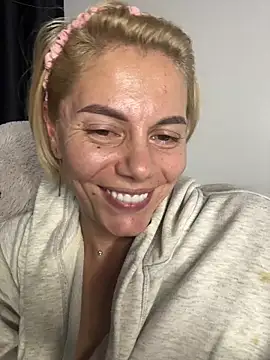 Snapshot of tanyagrey chatting on 01/05/26, 05:27 tanyagrey online show from 01/05/26, 05:27