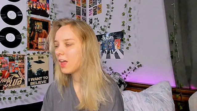 AliciaParkerf online show from 12/12/24, 08:53