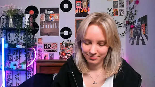 AliciaParkerf online show from 03/08/25, 12:00