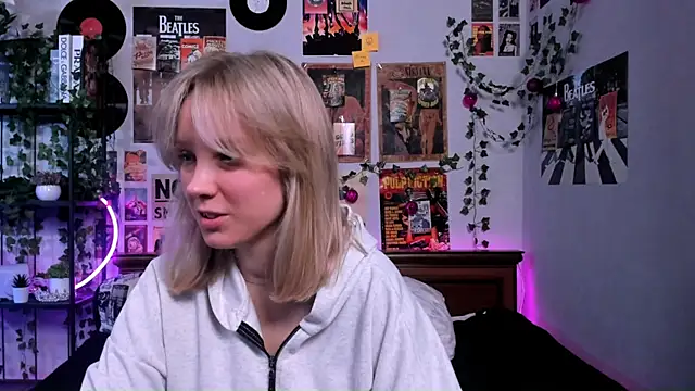 AliciaParkerf online show from 03/17/25, 09:02