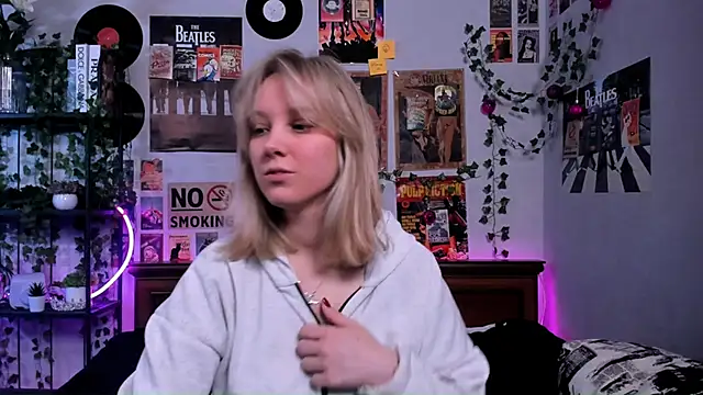 AliciaParkerf online show from 03/18/25, 12:27