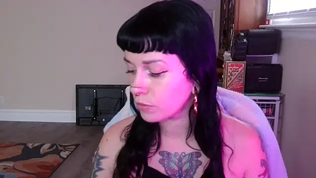 Snapshot of Marcelinegoddess chatting on 02/20/26, 05:02 Marcelinegoddess online show from 02/20/26, 05:02