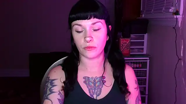 Snapshot of Marcelinegoddess chatting on 02/25/26, 04:22 Marcelinegoddess online show from 02/25/26, 04:22