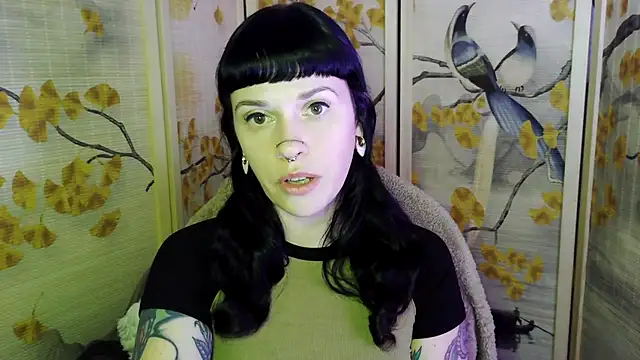 Snapshot of Marcelinegoddess chatting on 03/12/26, 04:40 Marcelinegoddess online show from 03/12/26, 04:40