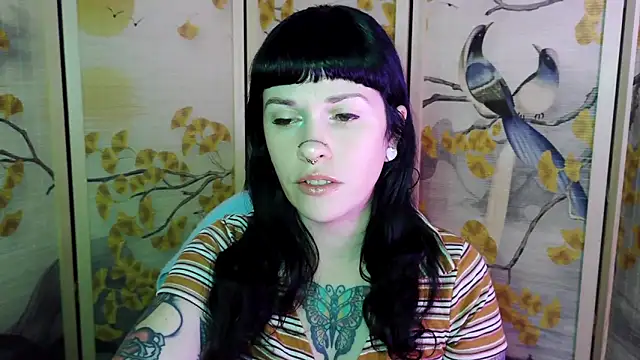 Snapshot of Marcelinegoddess chatting on 04/06/26, 04:46 Marcelinegoddess online show from 04/06/26, 04:46