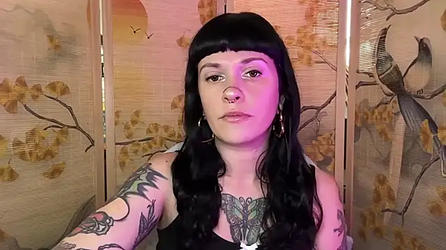 Snapshot of Marcelinegoddess chatting on 04/13/26, 03:39 Marcelinegoddess online show from 04/13/26, 03:39
