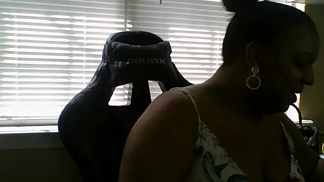 Snapshot of Badgirlbrittt chatting on 09/25/25, 04:43 Badgirlbrittt online show from 09/25/25, 04:43