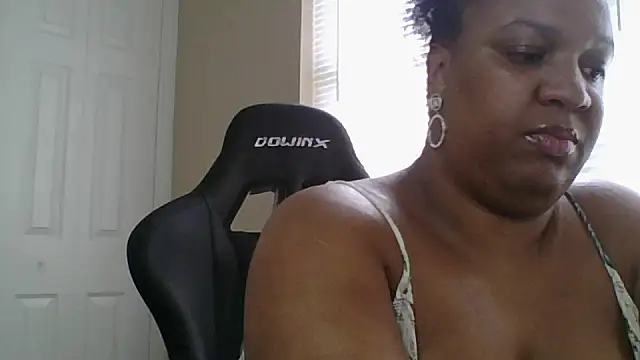 Snapshot of Badgirlbrittt chatting on 10/03/25, 04:59 Badgirlbrittt online show from 10/03/25, 04:59