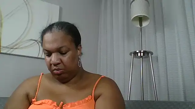 Snapshot of Badgirlbrittt chatting on 10/24/25, 04:47 Badgirlbrittt online show from 10/24/25, 04:47