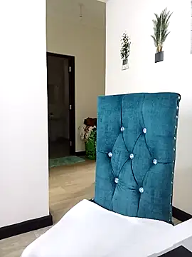 Lina-01 online show from 10/23/25, 05:18