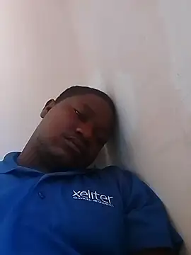 Snapshot of Algenis1232 chatting on 11/08/25, 05:45 Algenis1232 online show from 11/08/25, 05:45