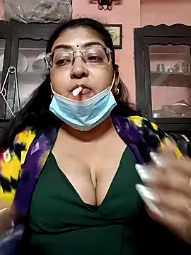 LAVERNIYA  online show from 01/12/25, 06:49