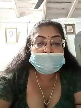 LAVERNIYA  online show from 02/04/25, 06:49