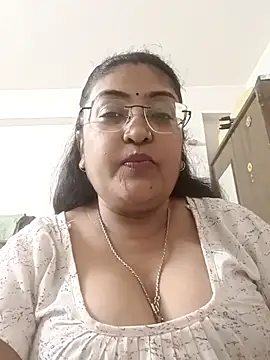 LAVERNIYA  online show from 09/09/25, 12:37