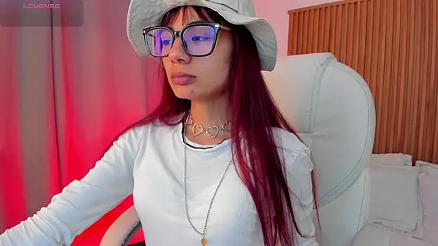 sophiecherry  online show from 11/12/25, 02:23