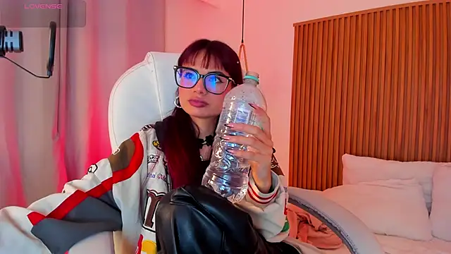 sophiecherry  online show from 11/15/25, 08:27