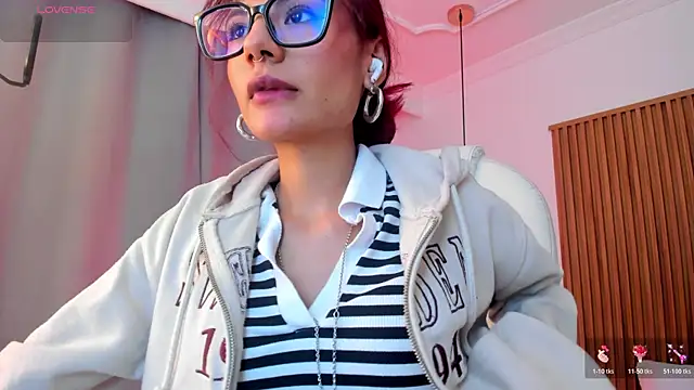 sophiecherry  online show from 11/21/25, 08:40