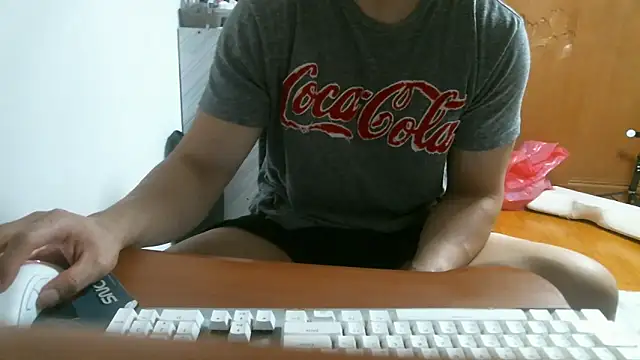 Snapshot of Stellan_0412 chatting on 04/09/26, 04:34 Stellan 0412 online show from 04/09/26, 04:34