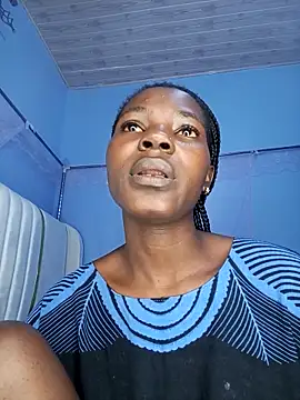 Snapshot of TrishaKalid chatting on 09/29/25, 09:36 TrishaKalid online show from 09/29/25, 09:36