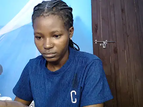 Snapshot of TrishaKalid chatting on 10/09/25, 08:12 TrishaKalid online show from 10/09/25, 08:12