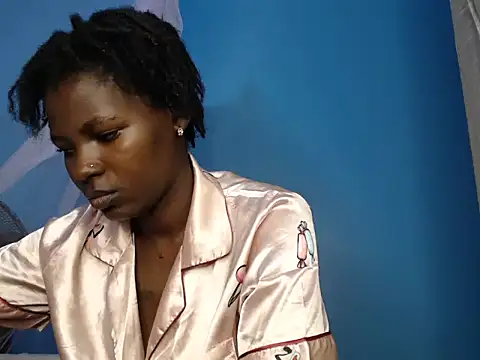 Snapshot of TrishaKalid chatting on 10/26/25, 07:25 TrishaKalid online show from 10/26/25, 07:25