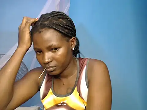 Snapshot of TrishaKalid chatting on 11/19/25, 07:36 TrishaKalid online show from 11/19/25, 07:36