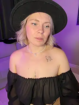 Snapshot of Charming_Daphny chatting on 03/12/26, 06:58 Charming Daphny online show from 03/12/26, 06:58