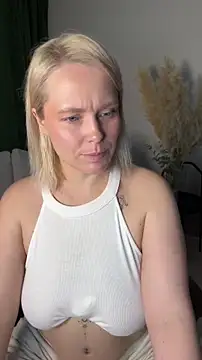 Snapshot of Charming_Daphny chatting on 05/16/26, 06:54 Charming Daphny online show from 05/16/26, 06:54