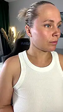 Snapshot of Charming_Daphny chatting on 07/16/26, 11:05 Charming Daphny online show from 07/16/26, 11:05