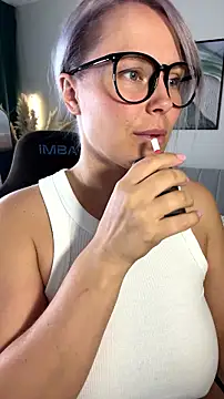 Snapshot of Charming_Daphny chatting on 07/18/26, 08:51 Charming Daphny online show from 07/18/26, 08:51