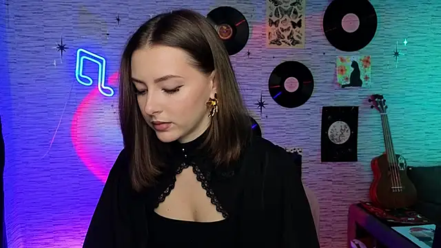 Snapshot of GloriaElmer chatting on 12/03/24, 09:22 GloriaElmer online show from 12/03/24, 09:22