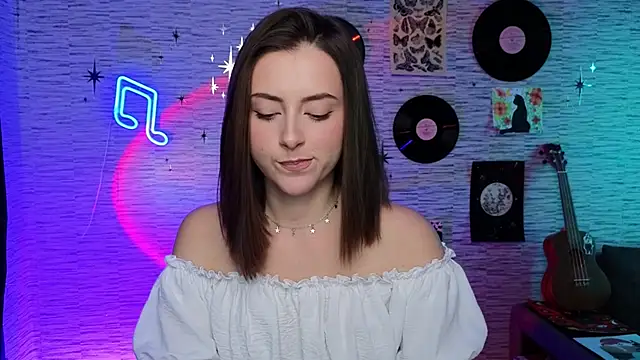 Snapshot of GloriaElmer chatting on 12/06/24, 08:48 GloriaElmer online show from 12/06/24, 08:48