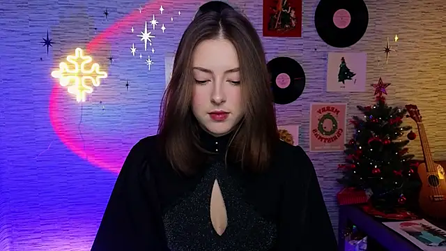 Snapshot of GloriaElmer chatting on 12/20/24, 09:11 GloriaElmer online show from 12/20/24, 09:11