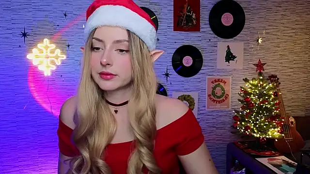 Snapshot of GloriaElmer chatting on 12/25/24, 04:32 GloriaElmer online show from 12/25/24, 04:32