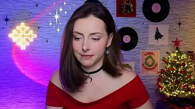 Snapshot of GloriaElmer chatting on 12/27/24, 09:39 GloriaElmer online show from 12/27/24, 09:39