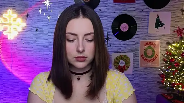 Snapshot of GloriaElmer chatting on 01/07/25, 06:14 GloriaElmer online show from 01/07/25, 06:14