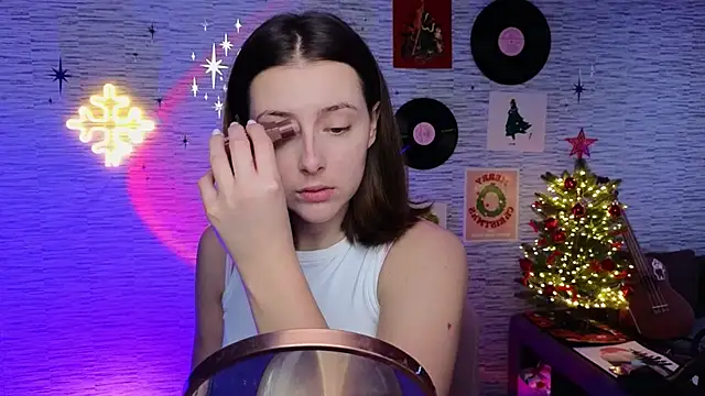 Snapshot of GloriaElmer chatting on 01/10/25, 09:44 GloriaElmer online show from 01/10/25, 09:44