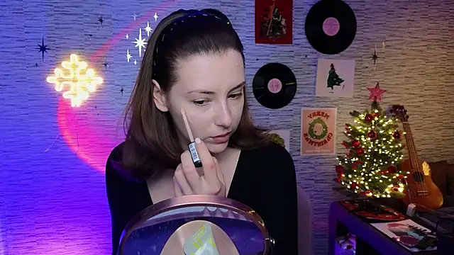 Snapshot of GloriaElmer chatting on 01/17/25, 08:02 GloriaElmer online show from 01/17/25, 08:02