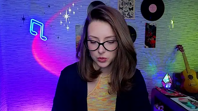 Snapshot of GloriaElmer chatting on 02/06/25, 08:50 GloriaElmer online show from 02/06/25, 08:50