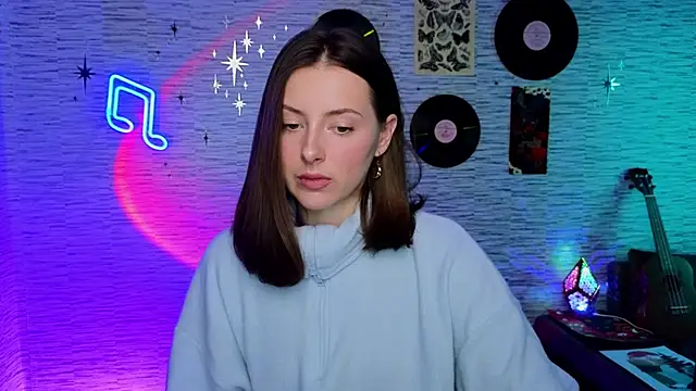 Snapshot of GloriaElmer chatting on 02/12/25, 09:42 GloriaElmer online show from 02/12/25, 09:42