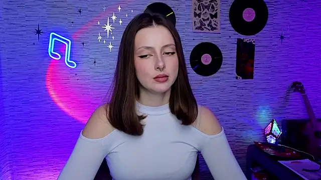 Snapshot of GloriaElmer chatting on 02/27/25, 09:54 GloriaElmer online show from 02/27/25, 09:54