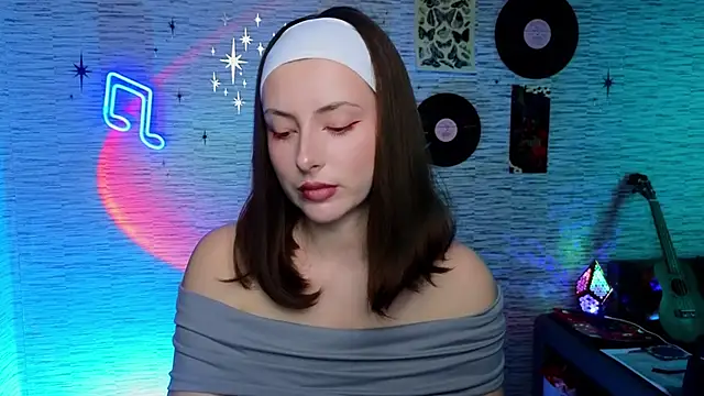 Snapshot of GloriaElmer chatting on 03/04/25, 09:29 GloriaElmer online show from 03/04/25, 09:29