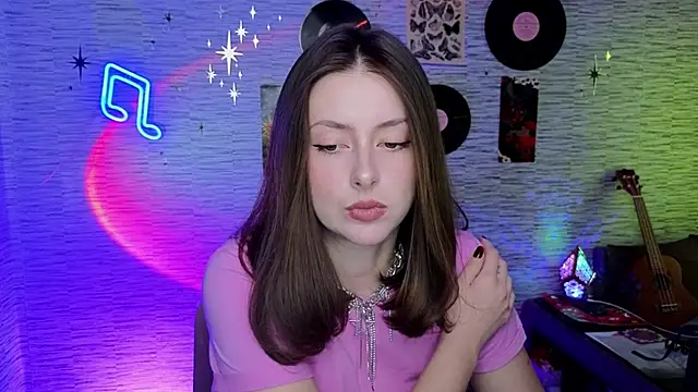 Snapshot of GloriaElmer chatting on 03/11/25, 09:34 GloriaElmer online show from 03/11/25, 09:34