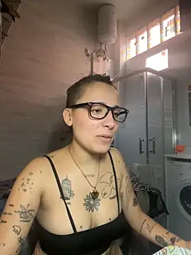 Snapshot of Hawitxui chatting on 10/01/25, 10:10 Hawitxui online show from 10/01/25, 10:10