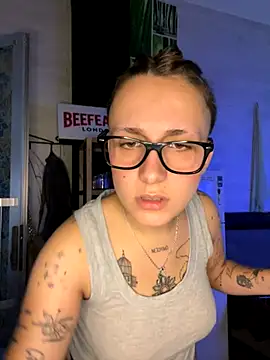 Snapshot of Hawitxui chatting on 10/19/25, 07:53 Hawitxui online show from 10/19/25, 07:53